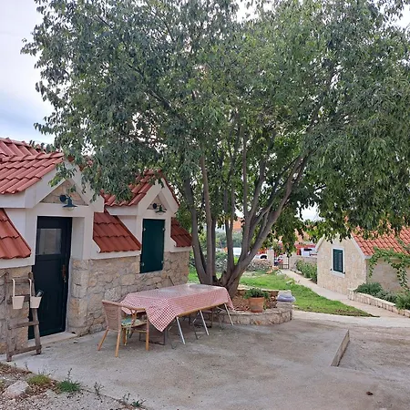 House Little Flower Дом отдыха