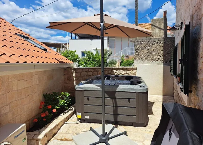 House Little Flower Feriehus Trogir