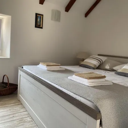 House Little Flower Holiday home