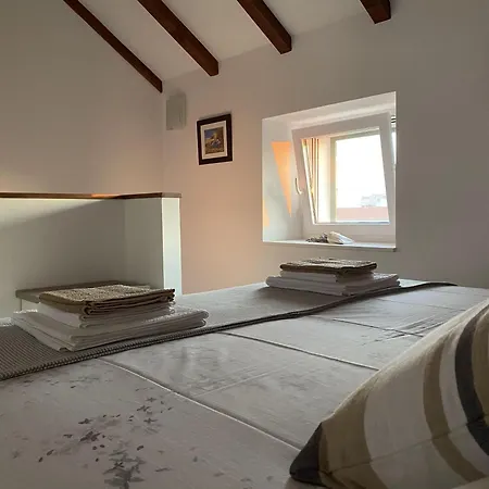 House Little Flower *