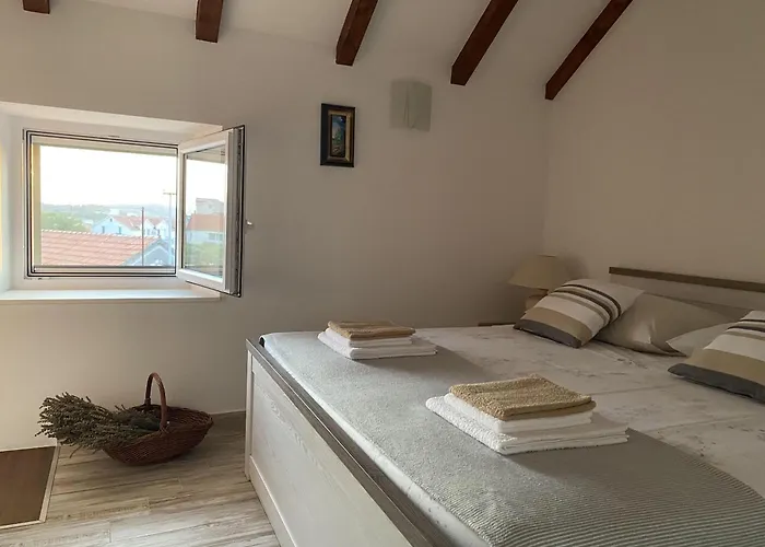 House Little Flower *