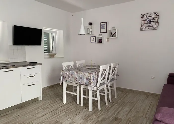 House Little Flower Tatil Evi Trogir