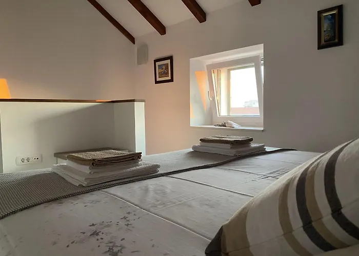 House Little Flower *