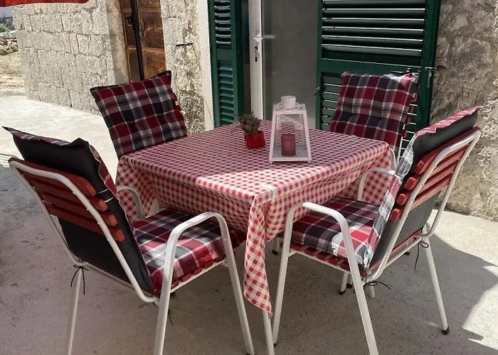 House Little Flower Tatil Evi Trogir