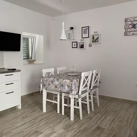 House Little Flower Сasa de vacaciones Trogir