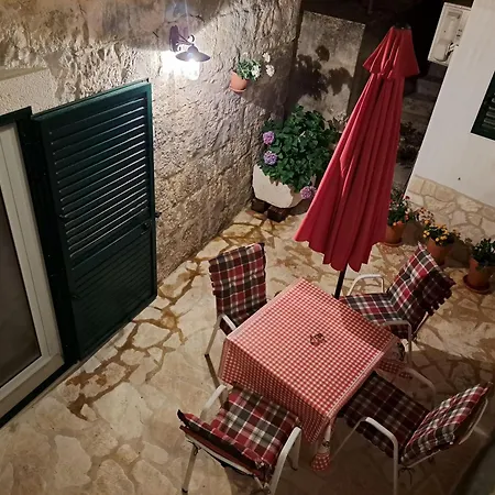 House Little Flower Сasa de vacaciones Trogir
