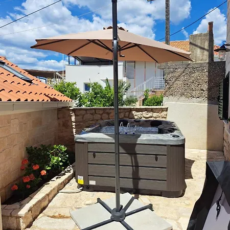 House Little Flower Сasa de vacaciones Trogir
